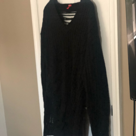 COPY - Distressed chunky slits sweater by Guess - Picture 2 of 6